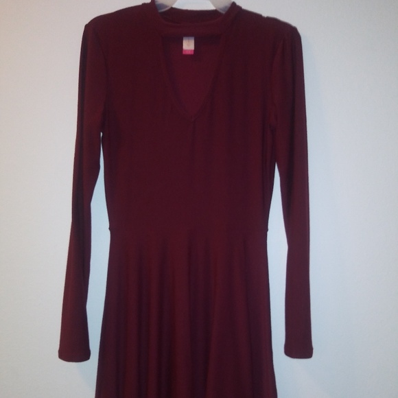 Dark red dress - Picture 1 of 4